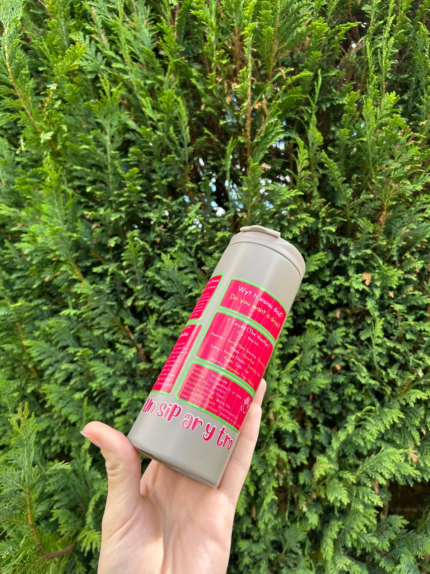 Cymraeg ar Gwpan Teithio (Welsh on a Travel Cup)