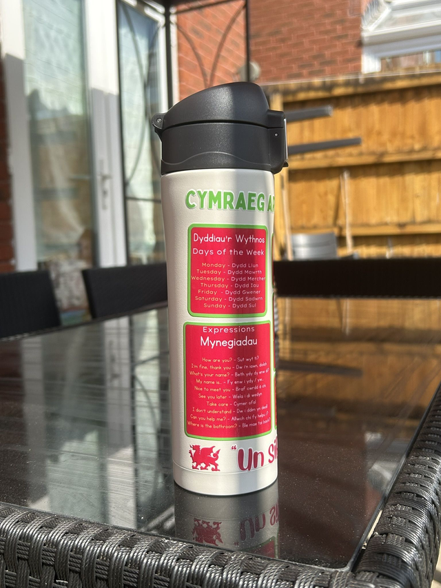 Cymraeg ar Botel – Stainless Steel Flask (500ml)