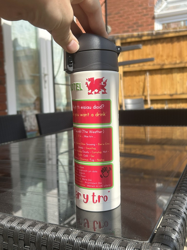 Cymraeg ar Botel – Stainless Steel Flask (500ml)